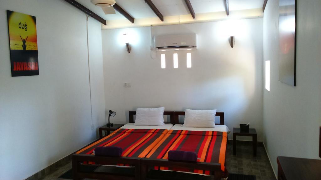 Sri Beach Bungalows And Villa 马拉维拉 外观 照片