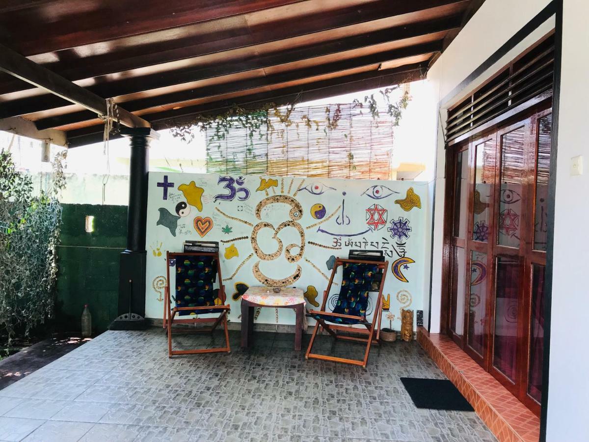 Sri Beach Bungalows And Villa 马拉维拉 外观 照片